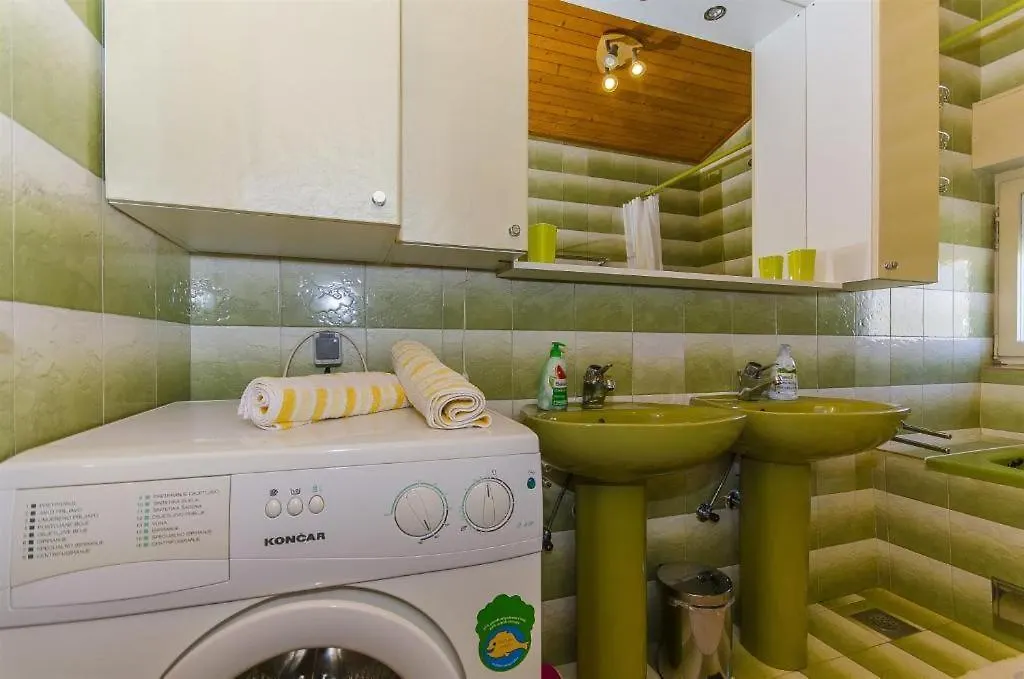 Three Bedroom Apartment With Amazing Sea View Trogir